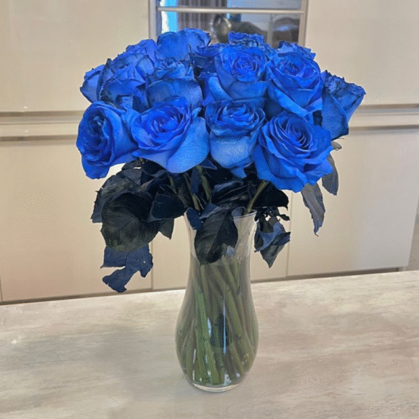 Blue Roses: Flowers Bouquet
